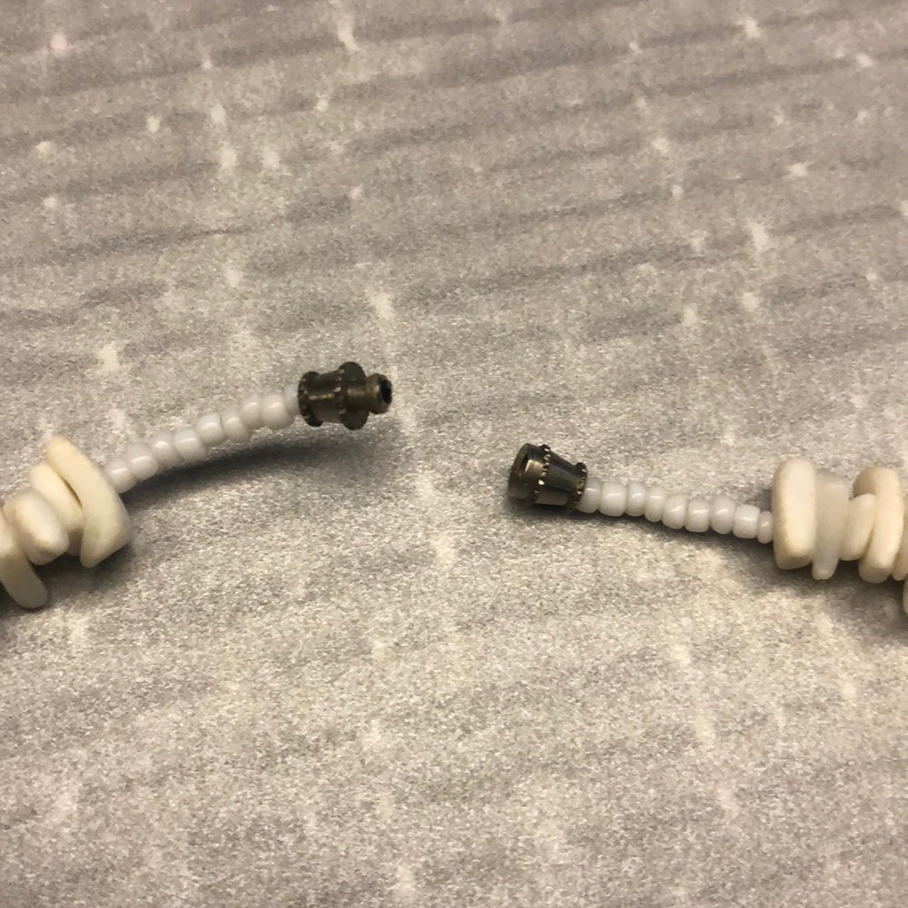 White Pooka Shell Necklace - Picture 4 of 4